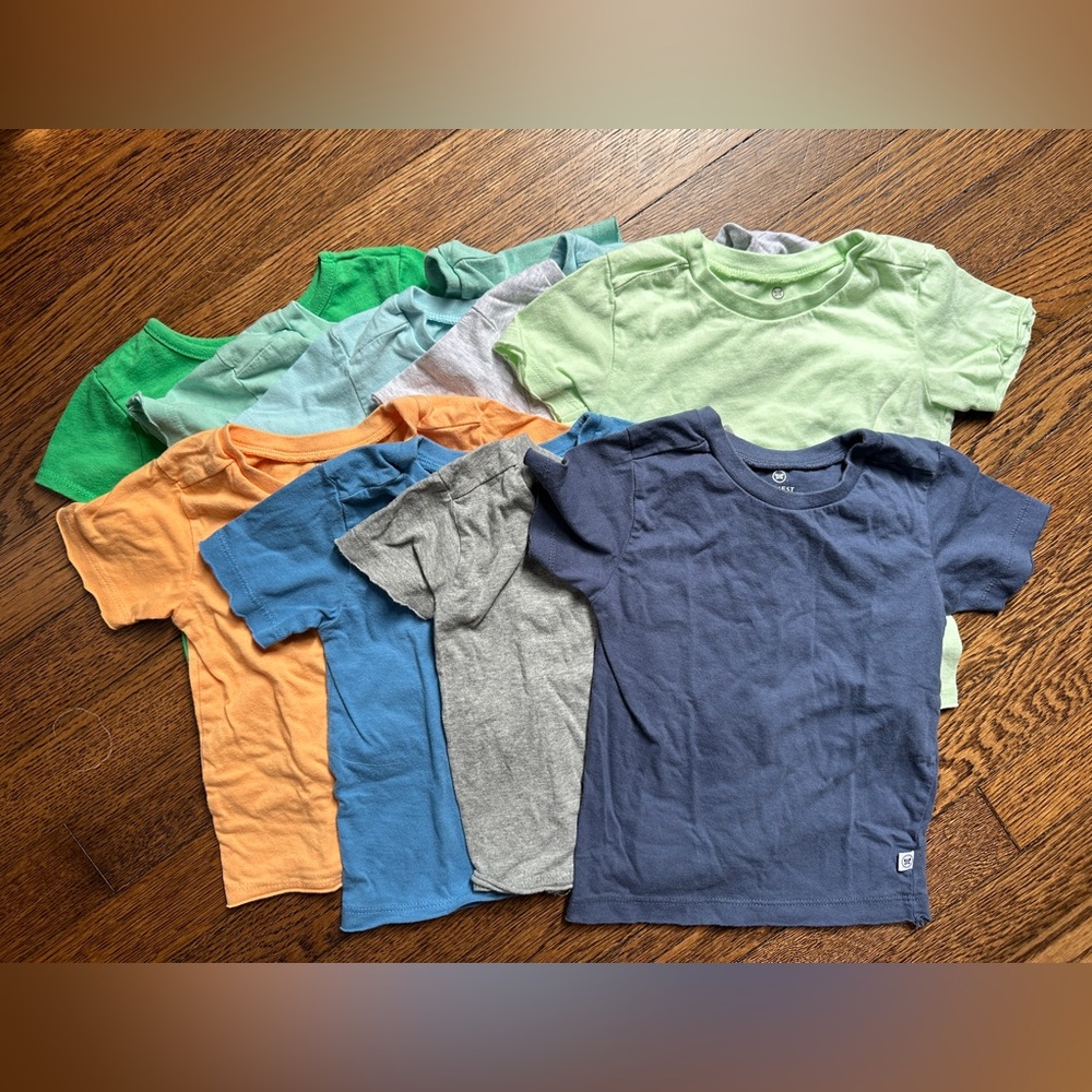 Honest organic Tshirt bundle - 8 tshirts various color size 18mos